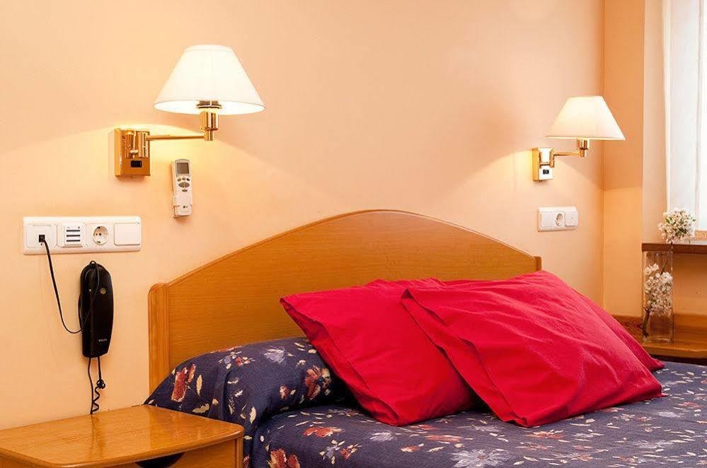 Hotel Villa De 아예브 외부 사진